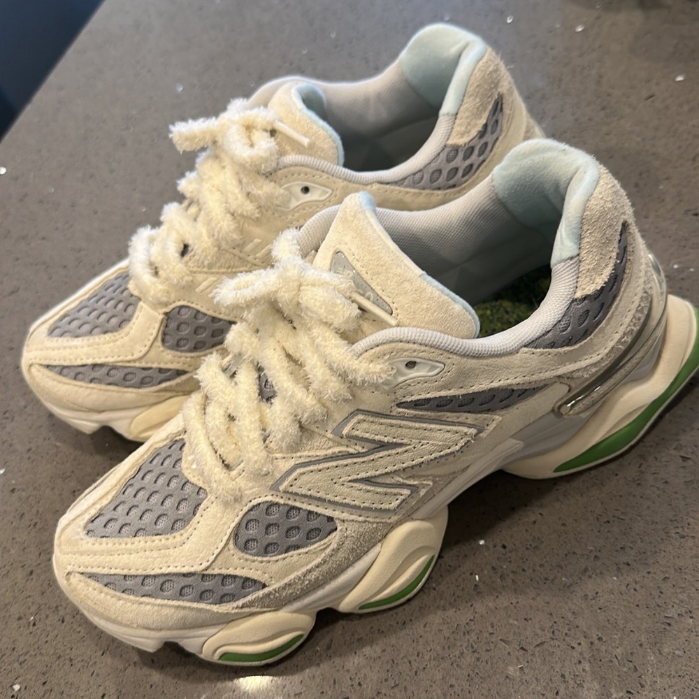 New balance 9060 brick and wood